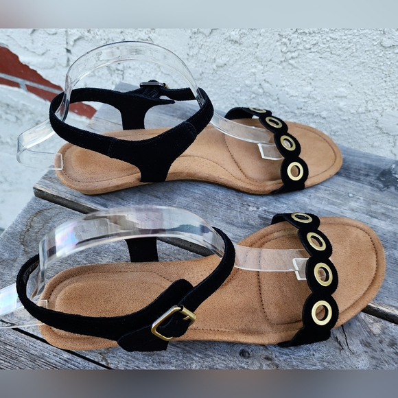 10 women Koolaburra by UGG platform cork grommet strap sandals black gold velvet - Picture 10 of 16